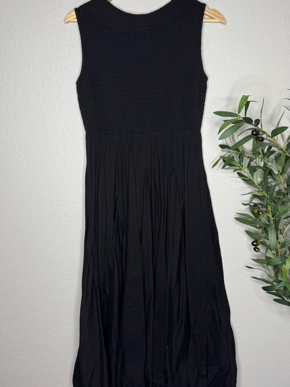 Neiman Marcus Black Cotton Sleeveless Maxi Dress Smocked Bodice Cottagecore - Picture 5 of 6